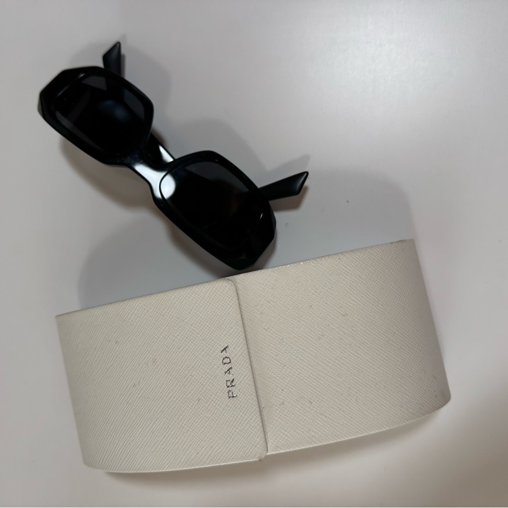 Prada Black Geometric Sunglasses - Picture 4 of 4